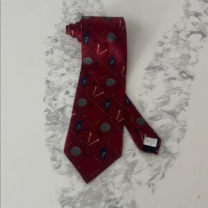 Burnet Senior Classic red golf club and tees neck tie